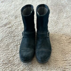 Men’s black Ugg boots